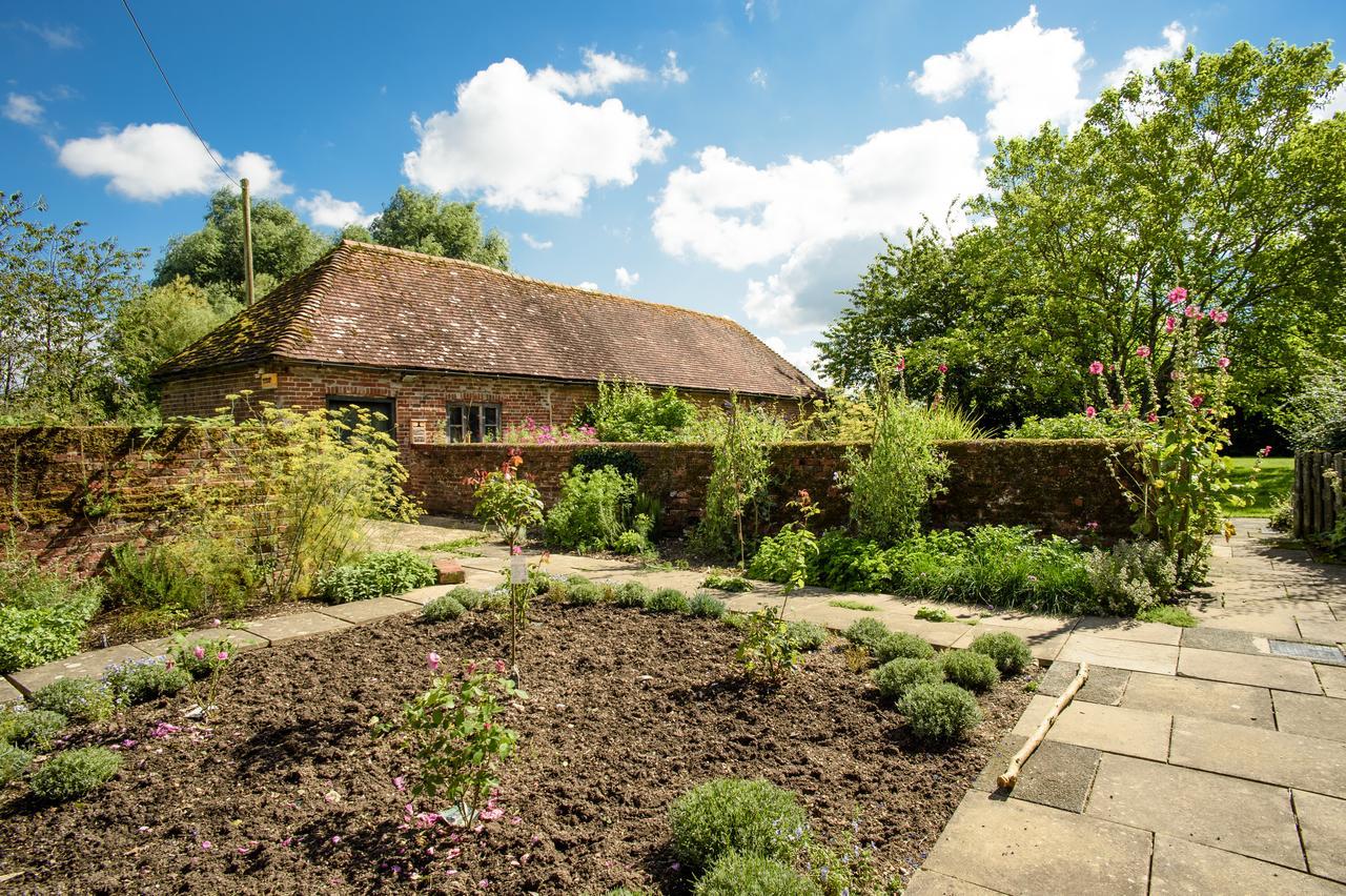 All Hallows Farmhouse Hotel Wimborne Saint Giles Екстериор снимка